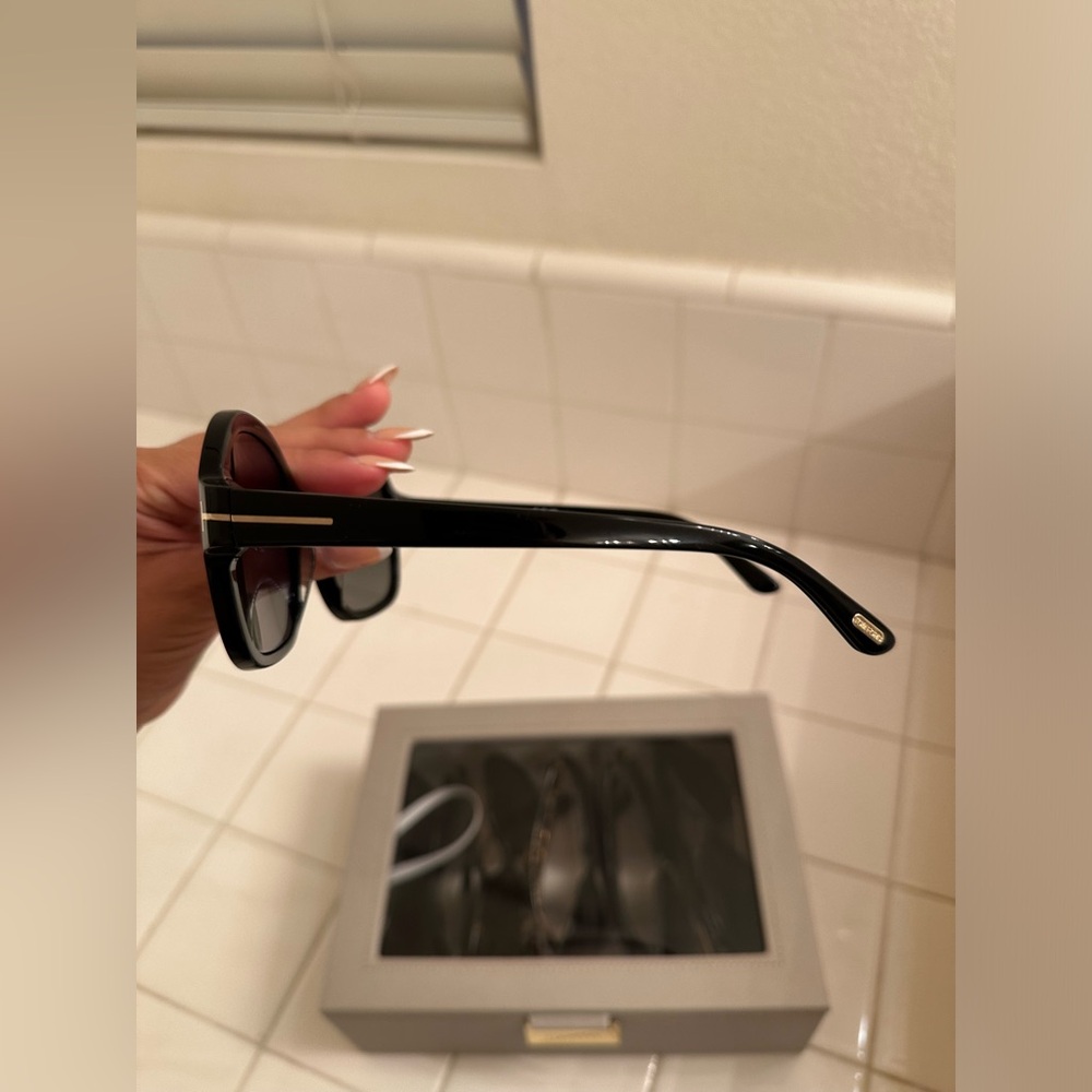 Tom Ford Hanley Sunglasses - Picture 5 of 9